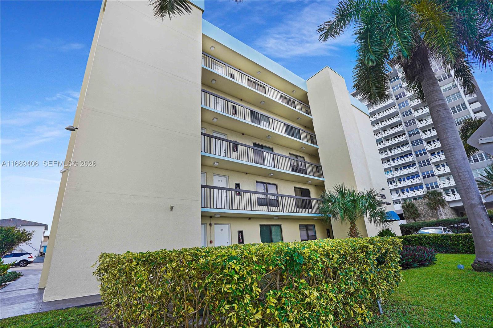 3215 N Ocean Dr # 301, Hollywood FL 33019 photo 2