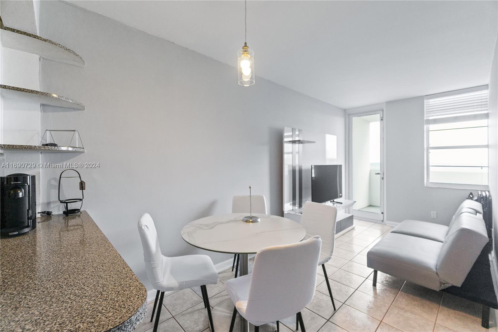 100 Lincoln Rd # 1019, Miami Beach FL 33139 photo 4