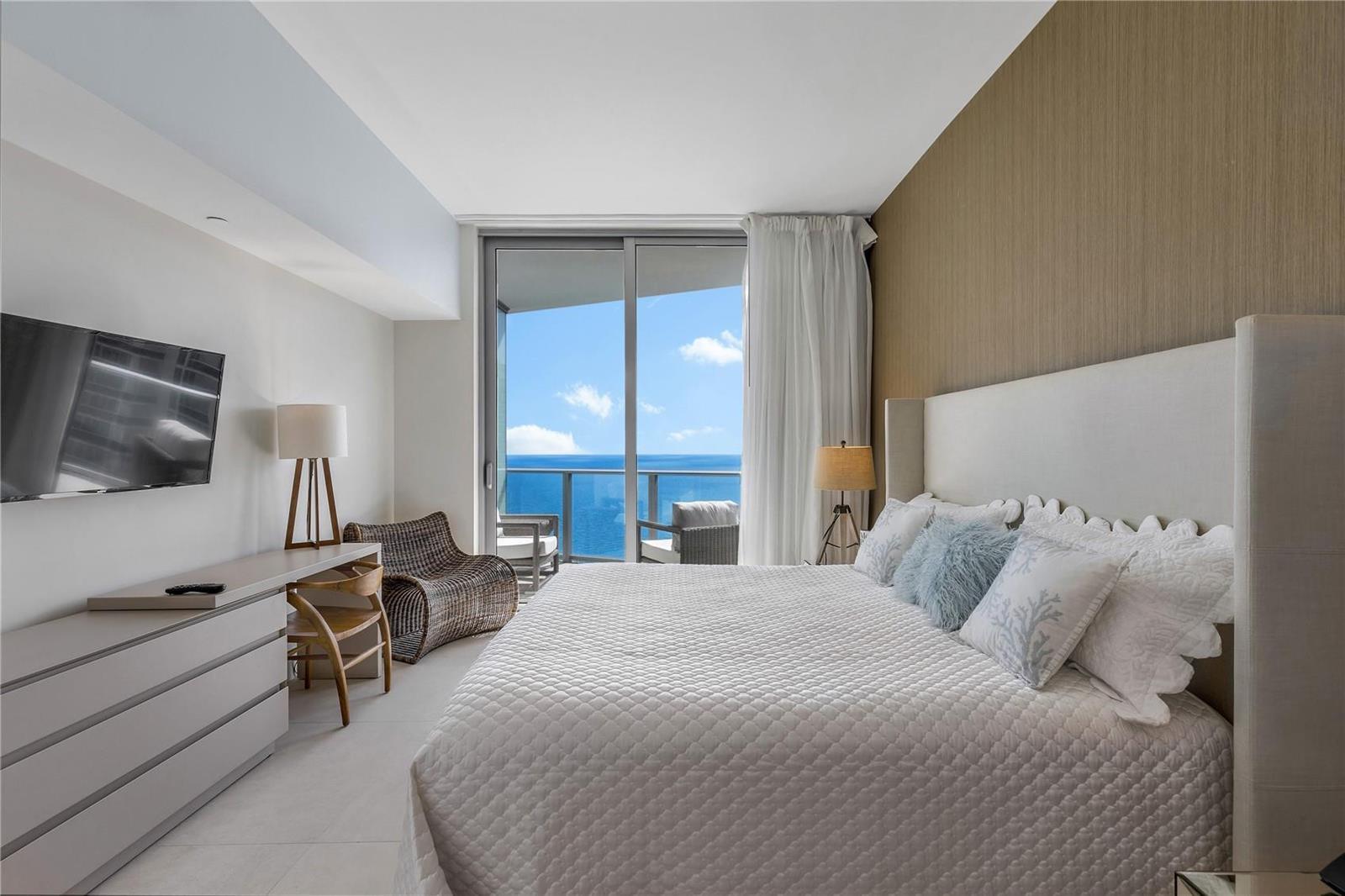 4111 S Ocean Drive, Hollywood FL 33019 photo 2