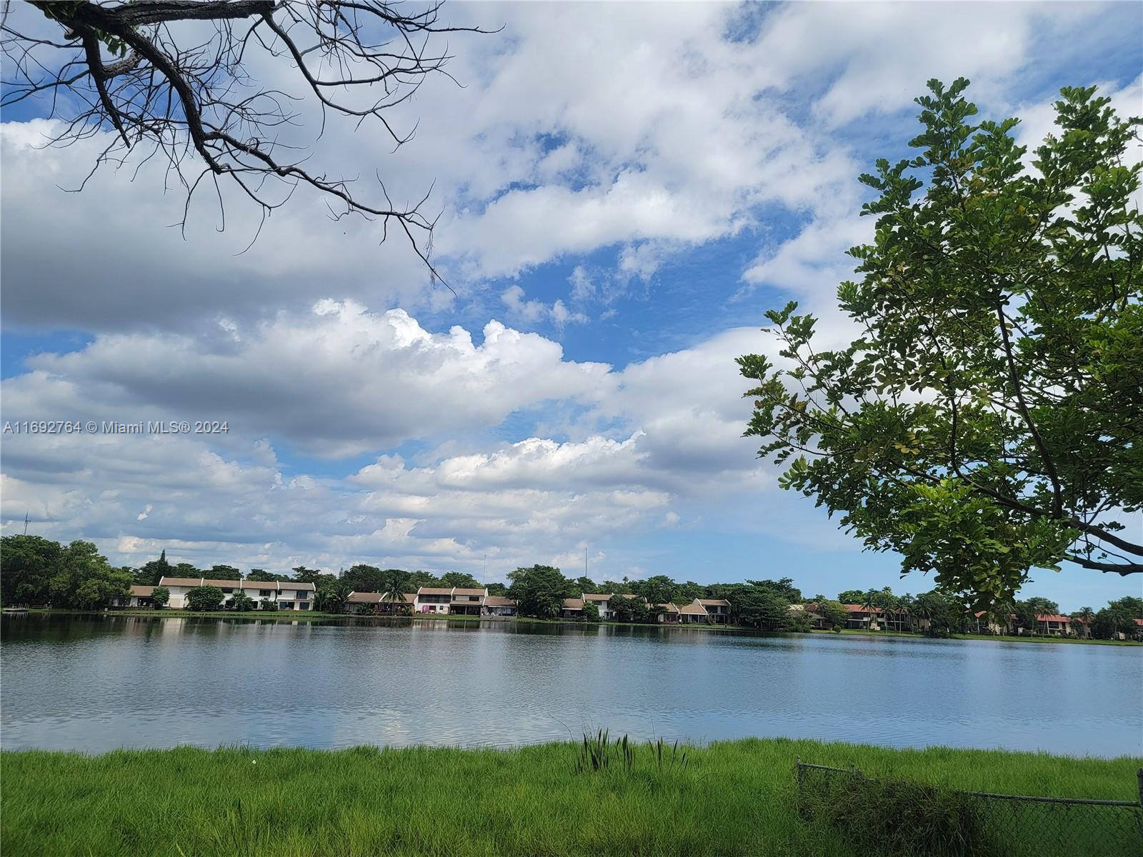 671 NE 195 St, Miami FL 33179 photo 2