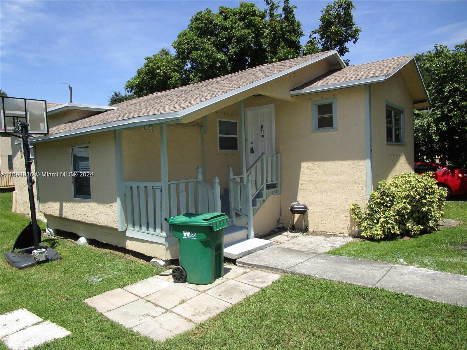 349 Cypress Ave, Pahokee FL 33476