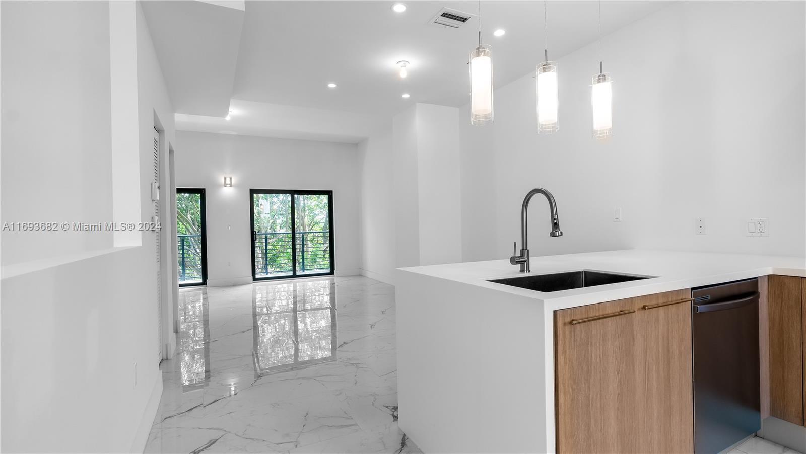 540 SE 1st Cir, Pompano Beach FL 33060 photo 4