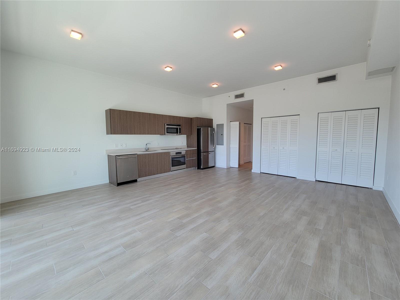 1600 SW 1 Ave # 411, Miami FL 33129 photo 4