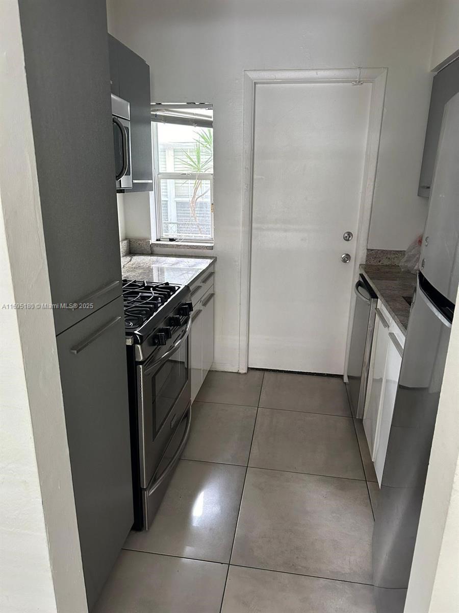 653 Michigan Ave # 4, Miami Beach FL 33139 photo 3