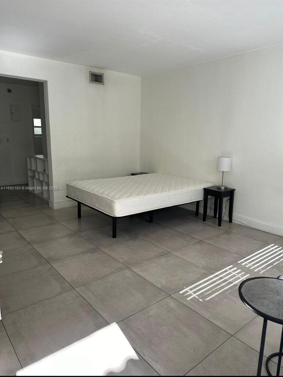 653 Michigan Ave # 4, Miami Beach FL 33139 photo 4