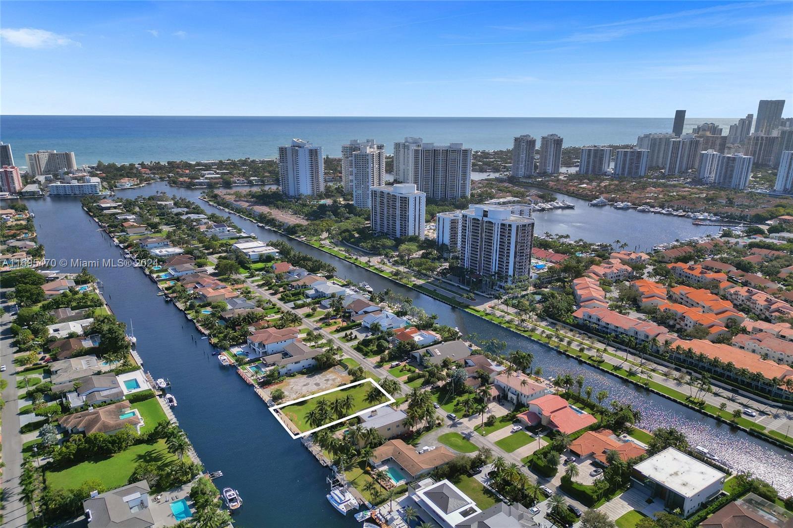 466 Holiday Dr, Hallandale Beach FL 33009 photo 2