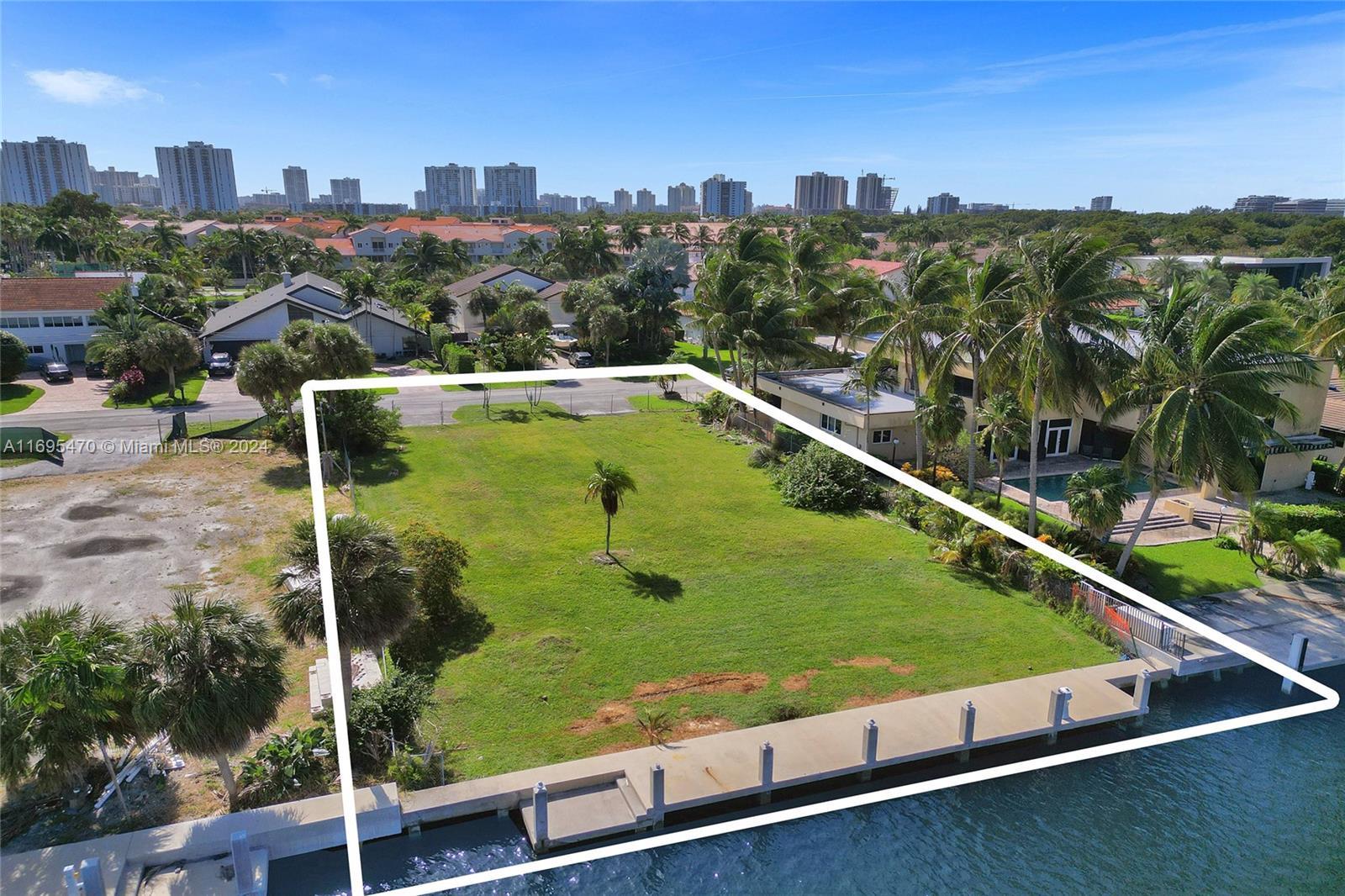 466 Holiday Dr, Hallandale Beach FL 33009 photo 4