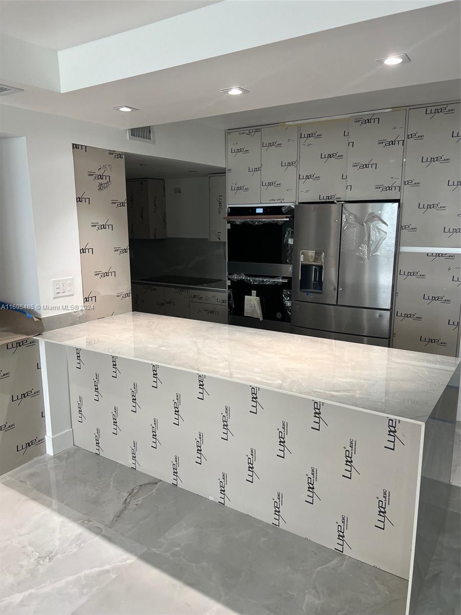9801 Collins Ave, Bal Harbour FL 33154 photo 3