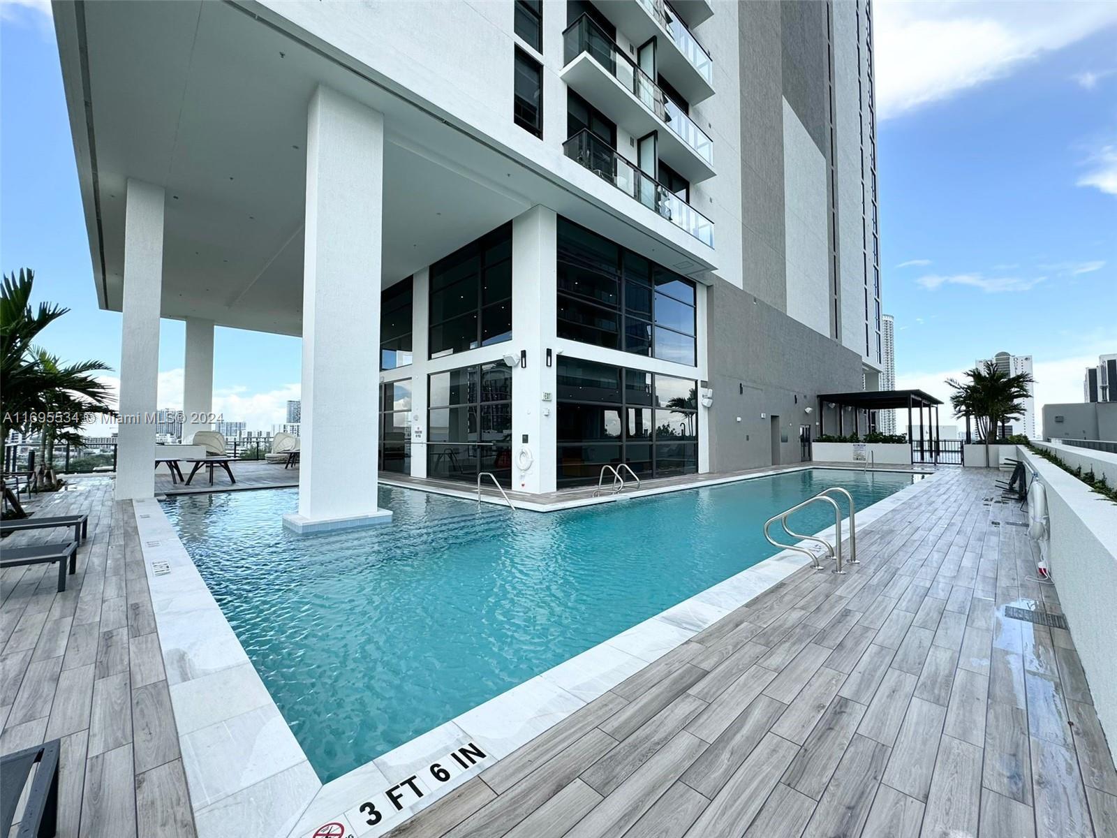 1642 NE 1st Ave # 2203, Miami FL 33132 photo 2