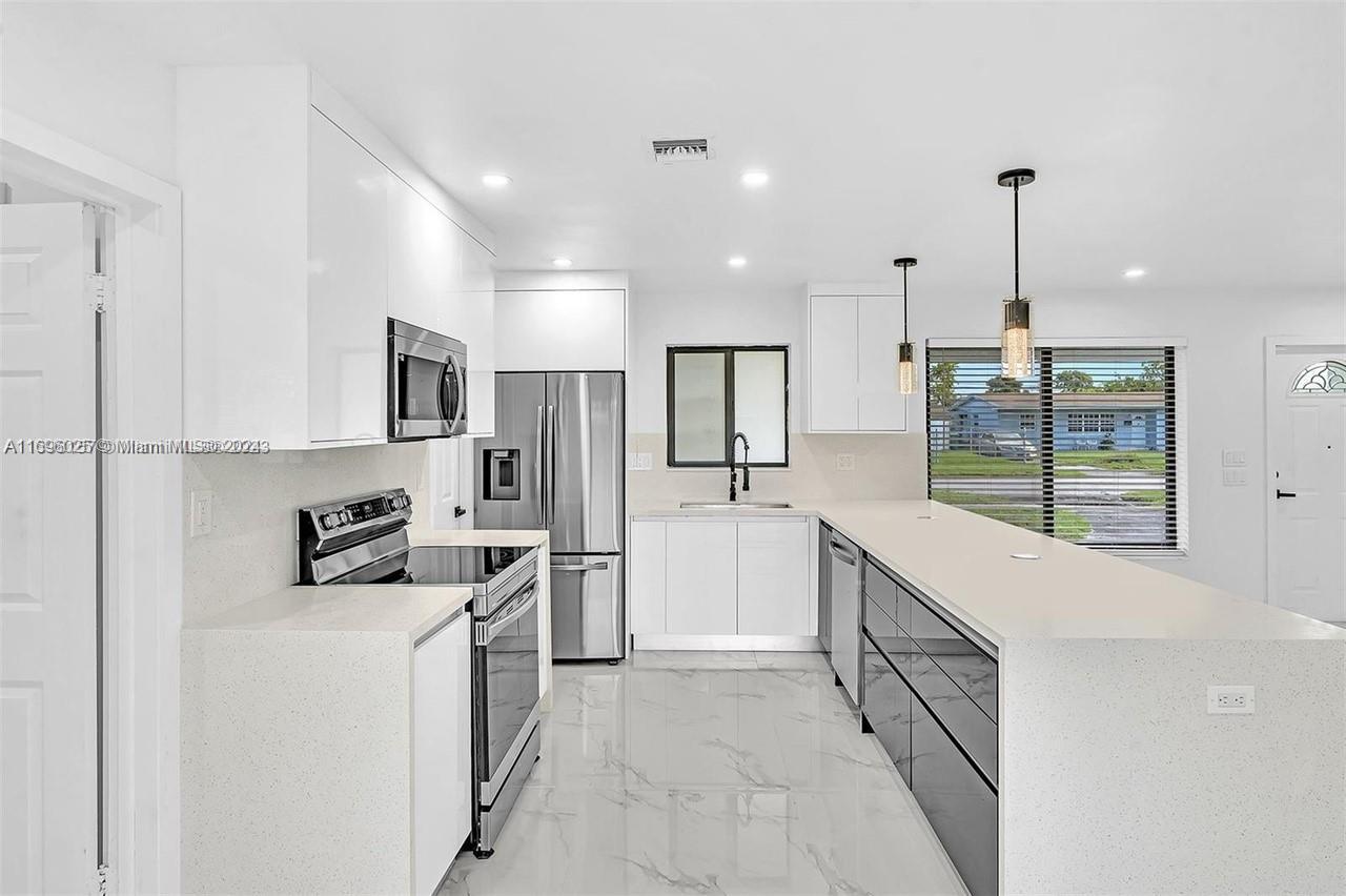 2060 NW 189th Ter, Miami Gardens FL 33056 photo 5