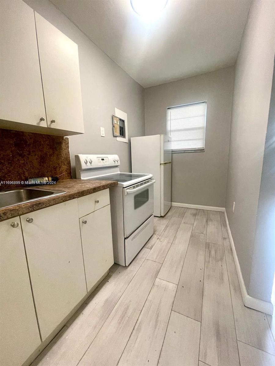 1720 NW 1st # 2, Miami FL 33136 photo 2