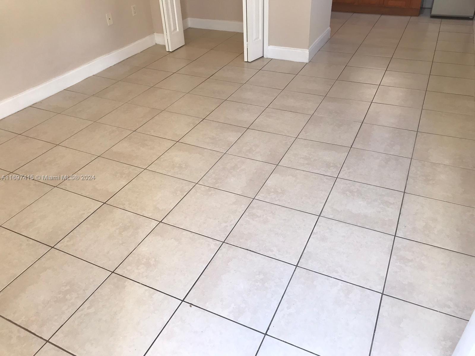 223 NW 12th St # 22, Miami FL 33136 photo 3