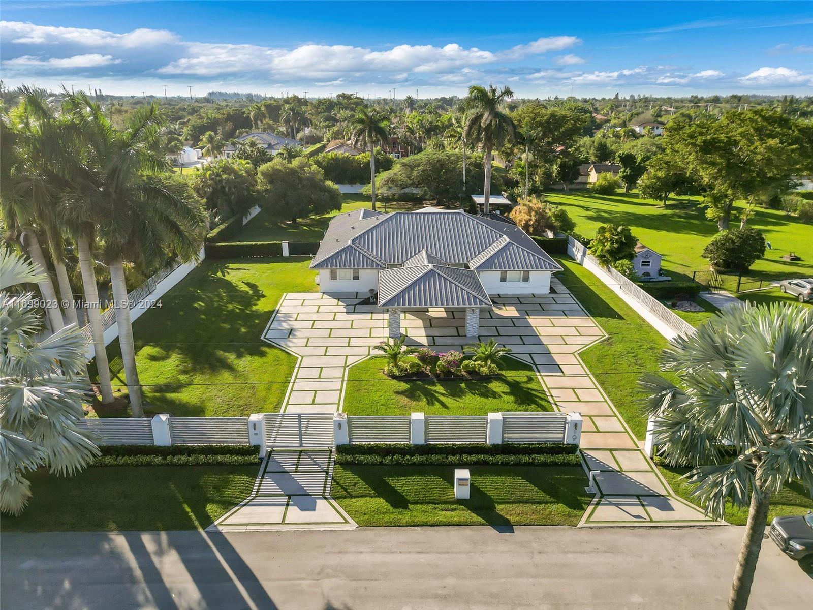 10 SW 124th Ave, Miami FL 33184 photo 2