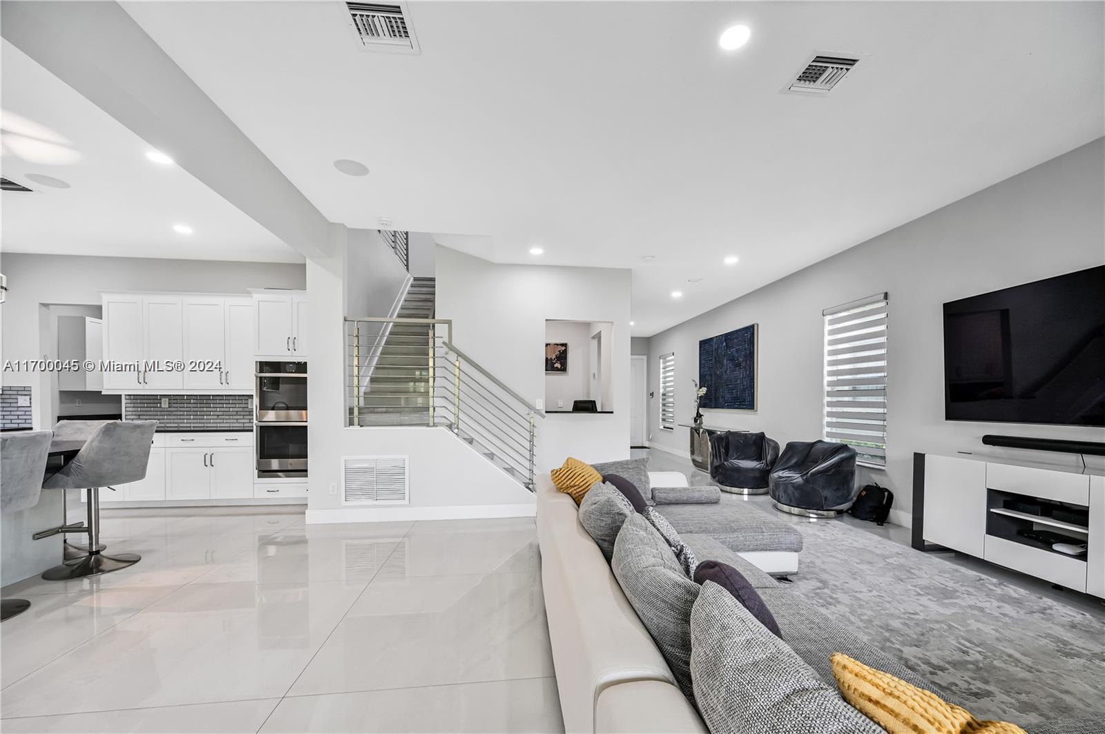 8645 NW 39th, Coral Springs FL 33065 photo 3