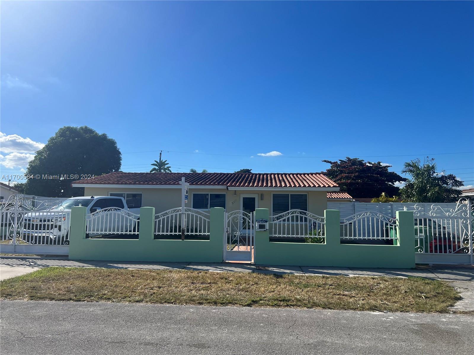 3300 SW 94th Ct, Miami FL 33165 photo 2