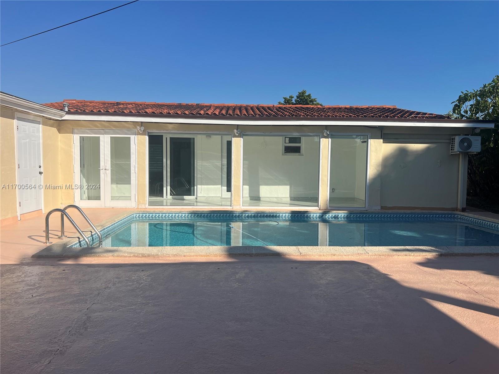 3300 SW 94th Ct, Miami FL 33165