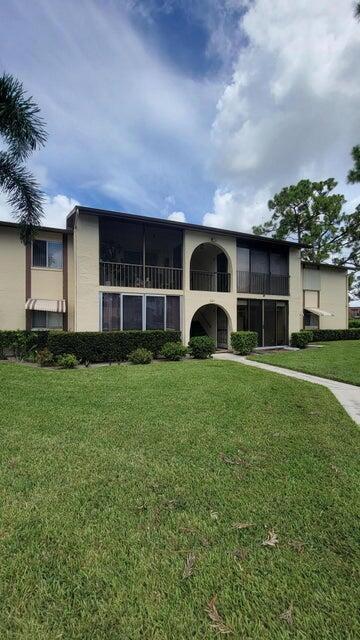 321 Knotty Pine Circle # 2, FL 33463 photo 4