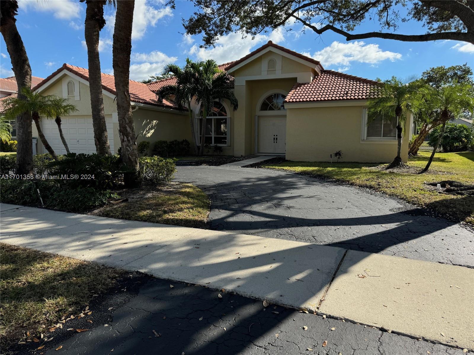7440 NW 65th Ln, Parkland FL 33067 photo 2