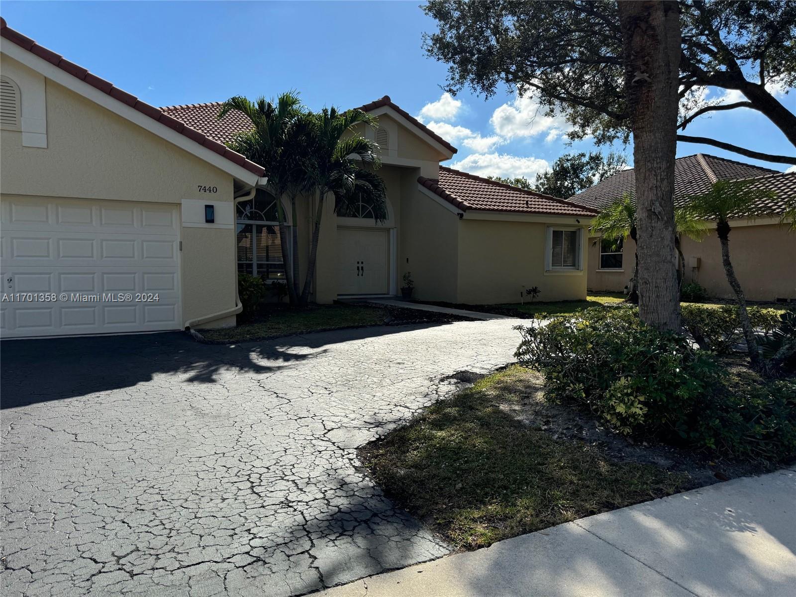 7440 NW 65th Ln, Parkland FL 33067