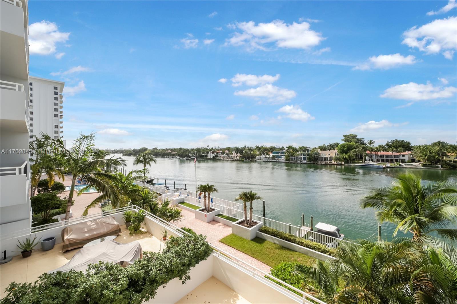 5700 Collins Ave # 4L, Miami Beach FL 33140 photo 2