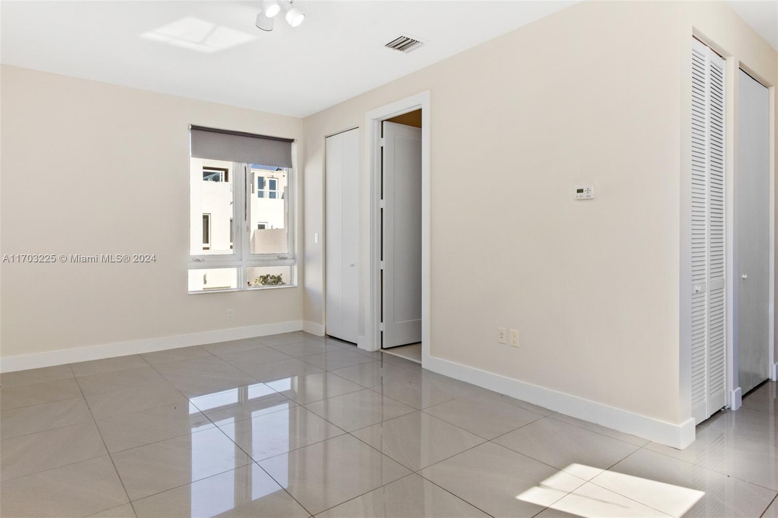 6303 NW 105th Ct, Doral FL 33178 photo 3