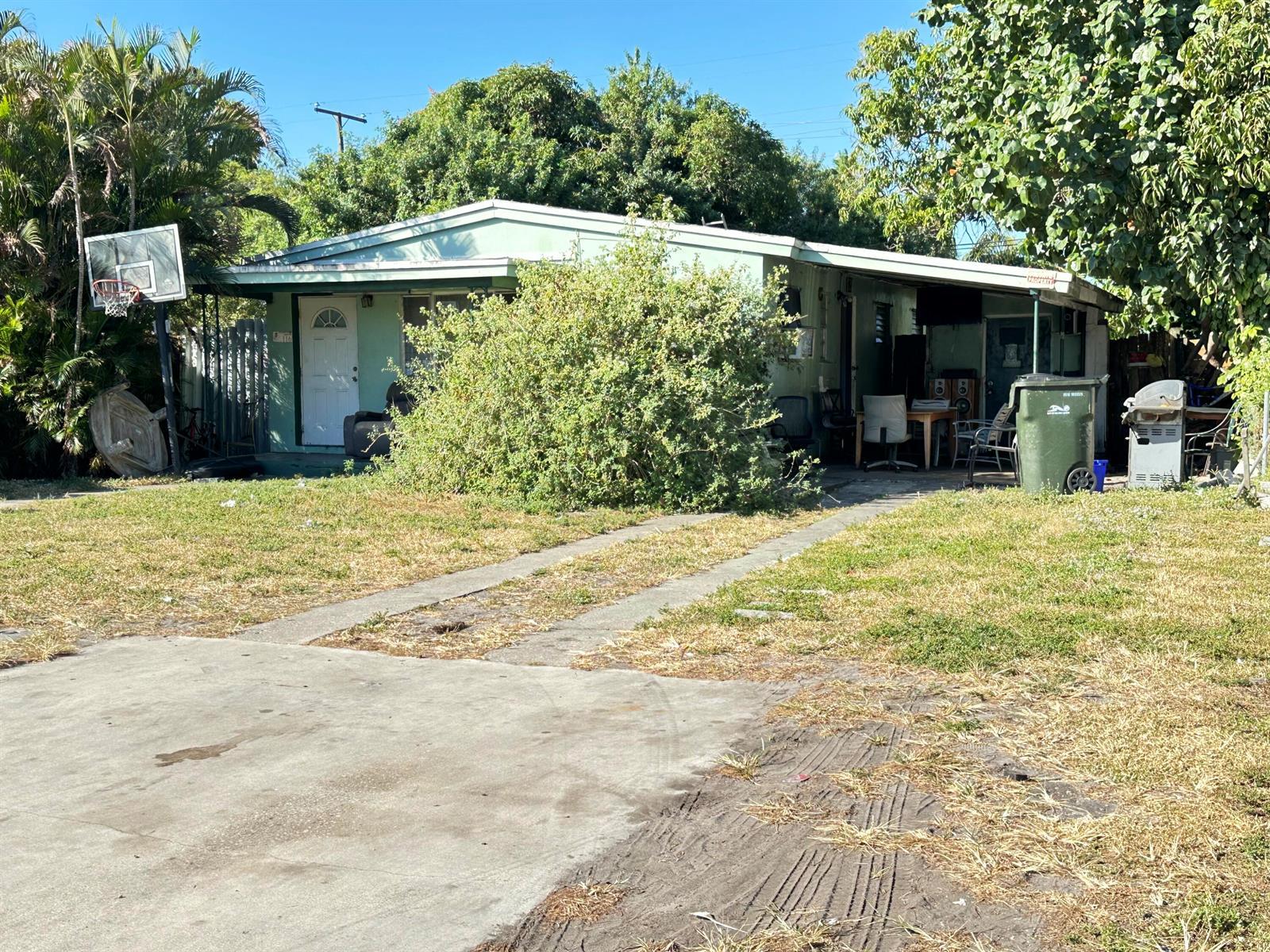 116 SW 11th Avenue, Delray Beach FL 33444