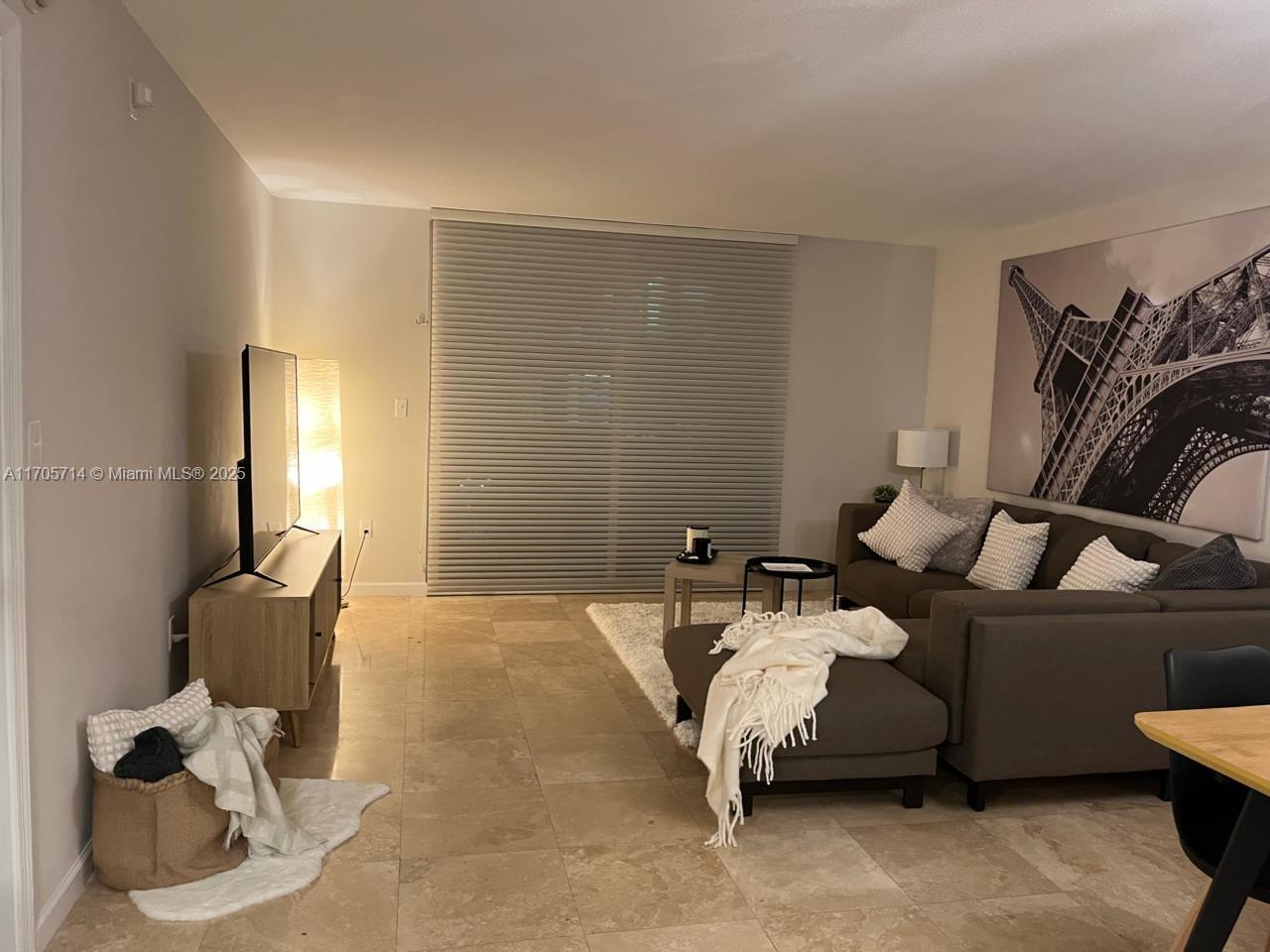 1200 Brickell Bay Dr # 3220, Miami FL 33131 photo 3