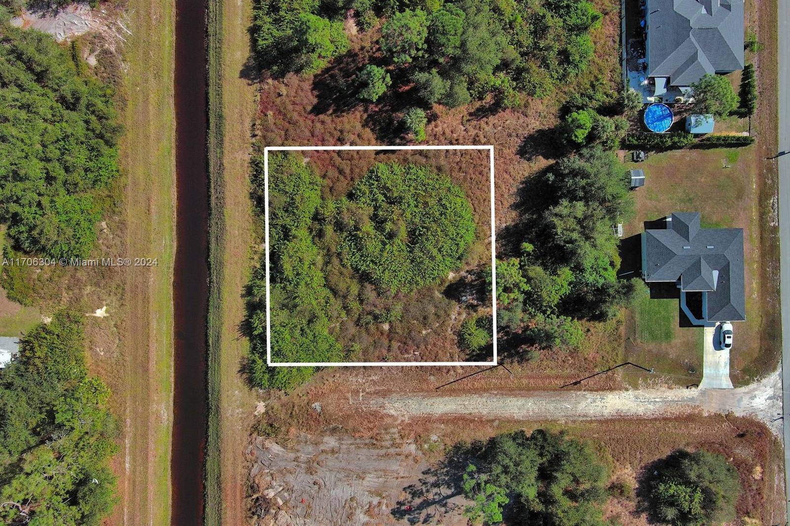 4701 Karen Ave S, Lehigh Acres FL 33976 photo 2
