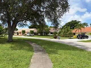 9332 Laurel Green Drive, Boynton Beach FL 33437 photo 2