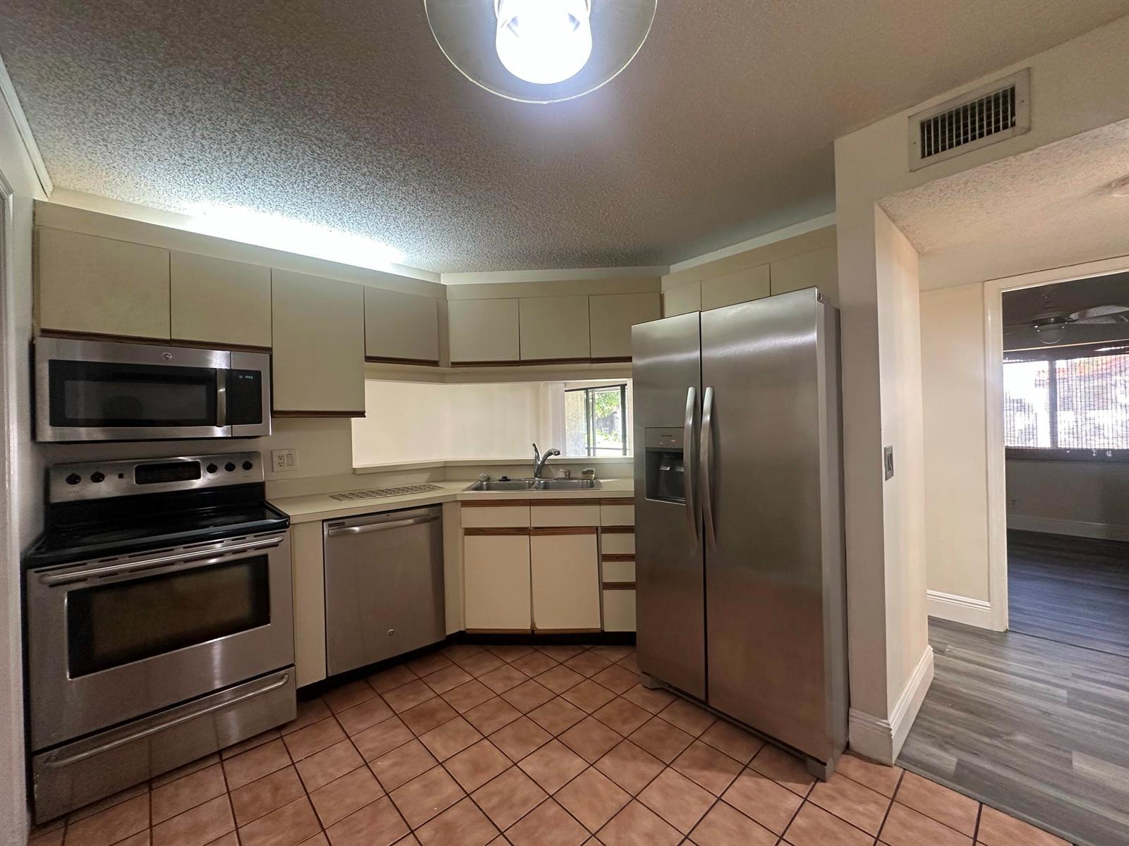 8 Via De Casas Sur # 103, Boynton Beach FL 33426