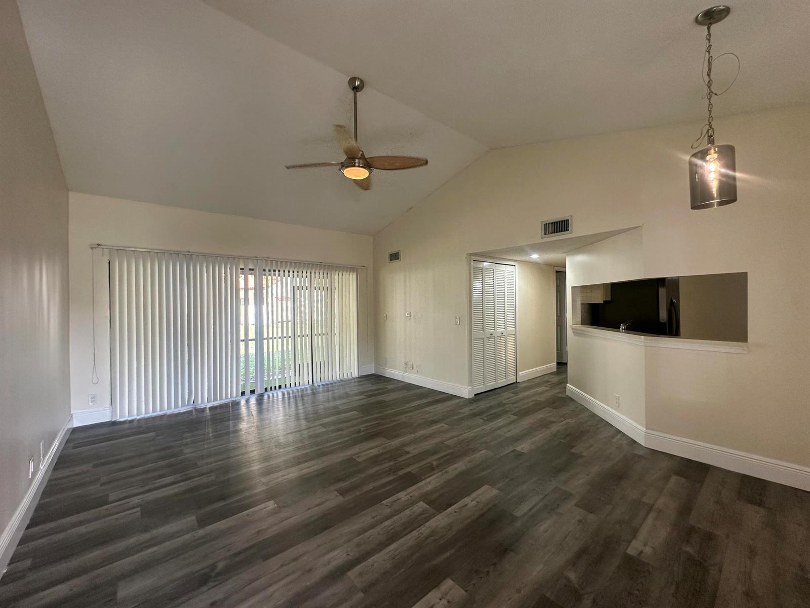 8 Via De Casas Sur # 103, Boynton Beach FL 33426 photo 5