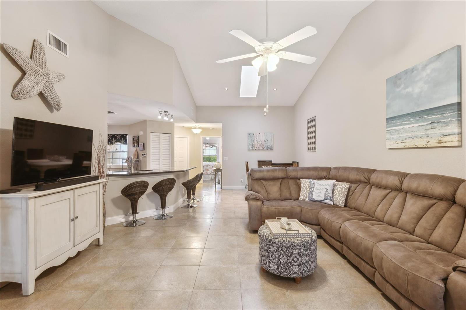 35 Centennial Court, Deerfield Beach FL 33442 photo 2