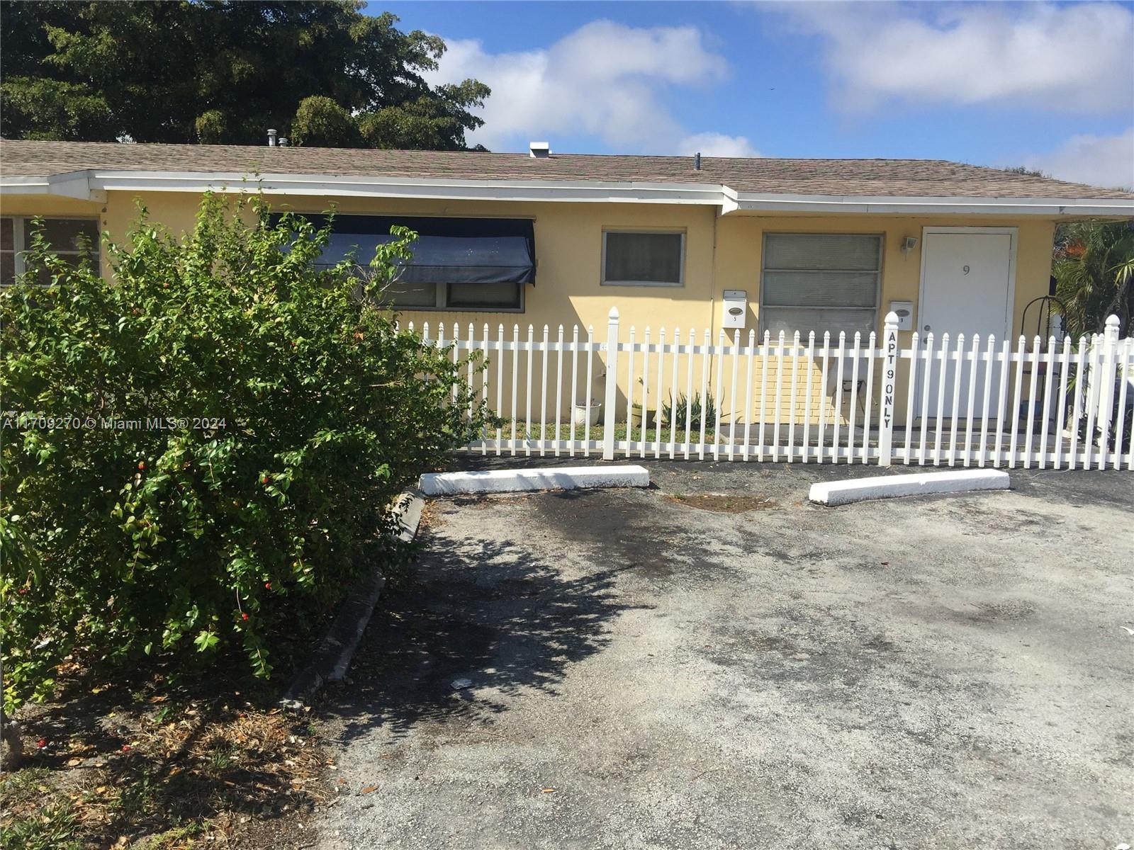 2456 Lincoln St, Hollywood FL 33020 photo 4