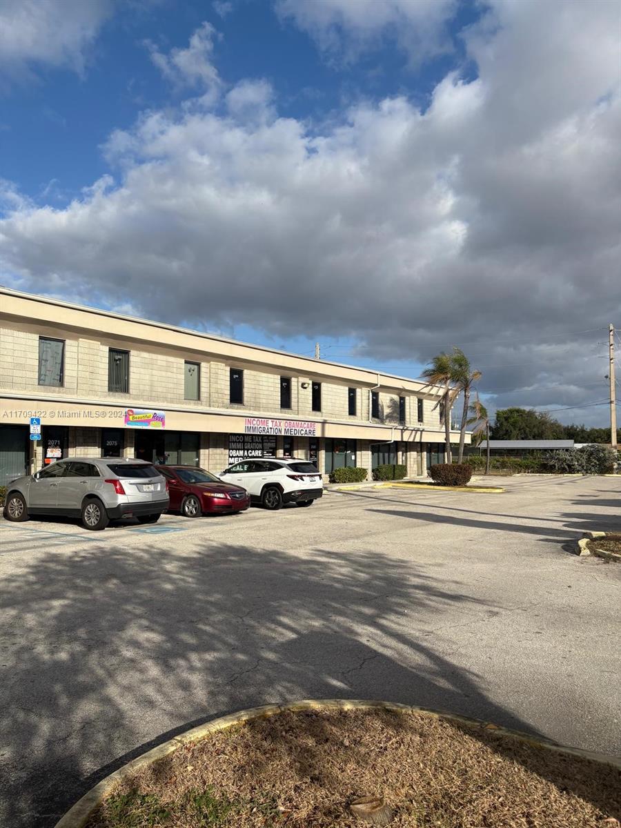 2095 N Dixie Hwy, Pompano Beach FL 33060 photo 2