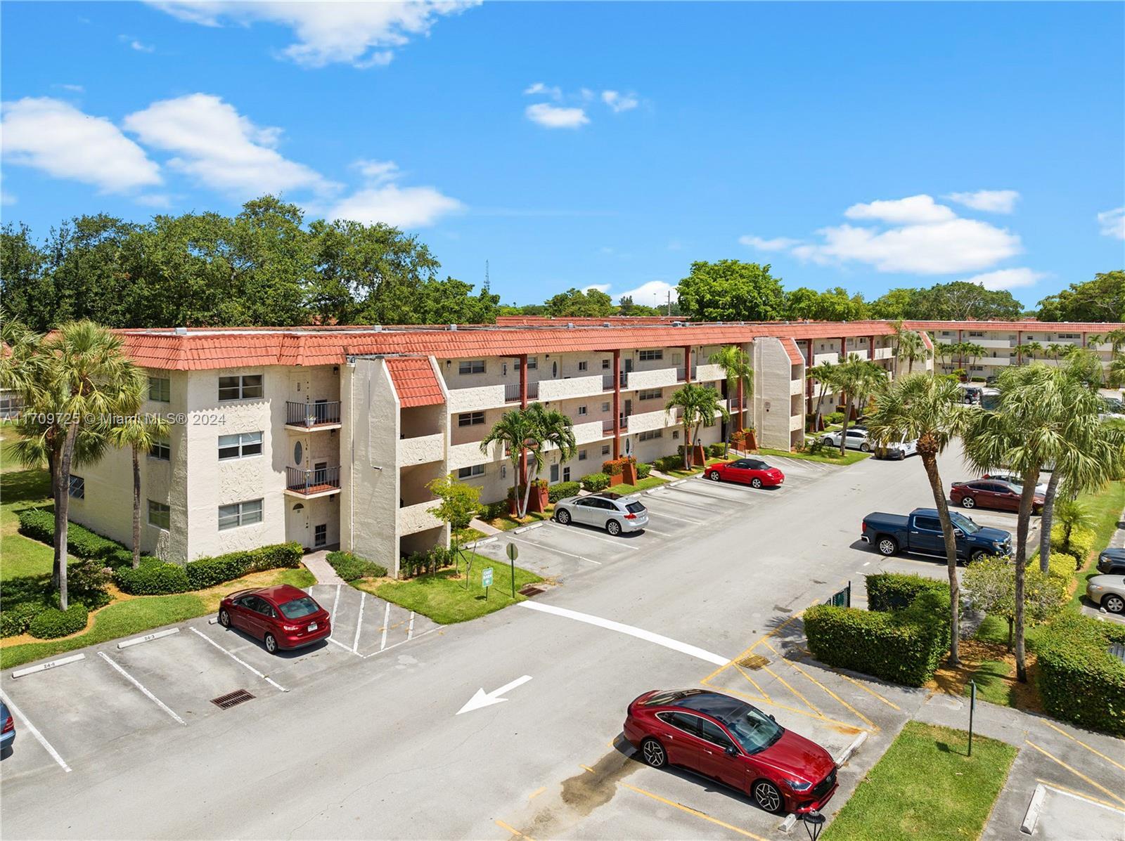 711 S Hollybrook Dr # 109, Pembroke Pines FL 33025 photo 2
