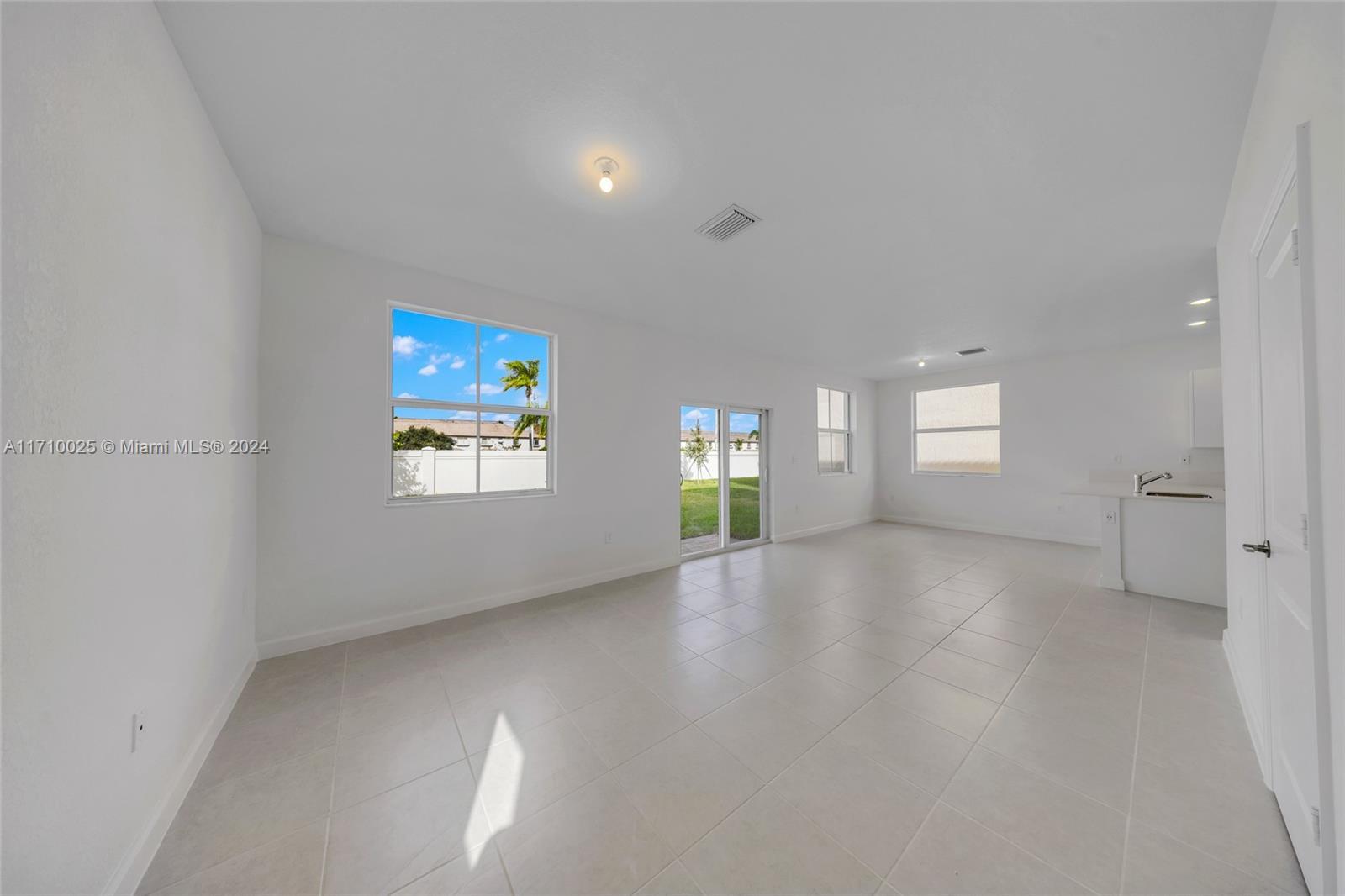 2533 SE 24 Ct SE, Homestead FL 33035 photo 5