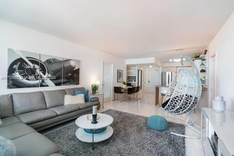 100 Lincoln Rd # 739, Miami Beach FL 33139 photo 3