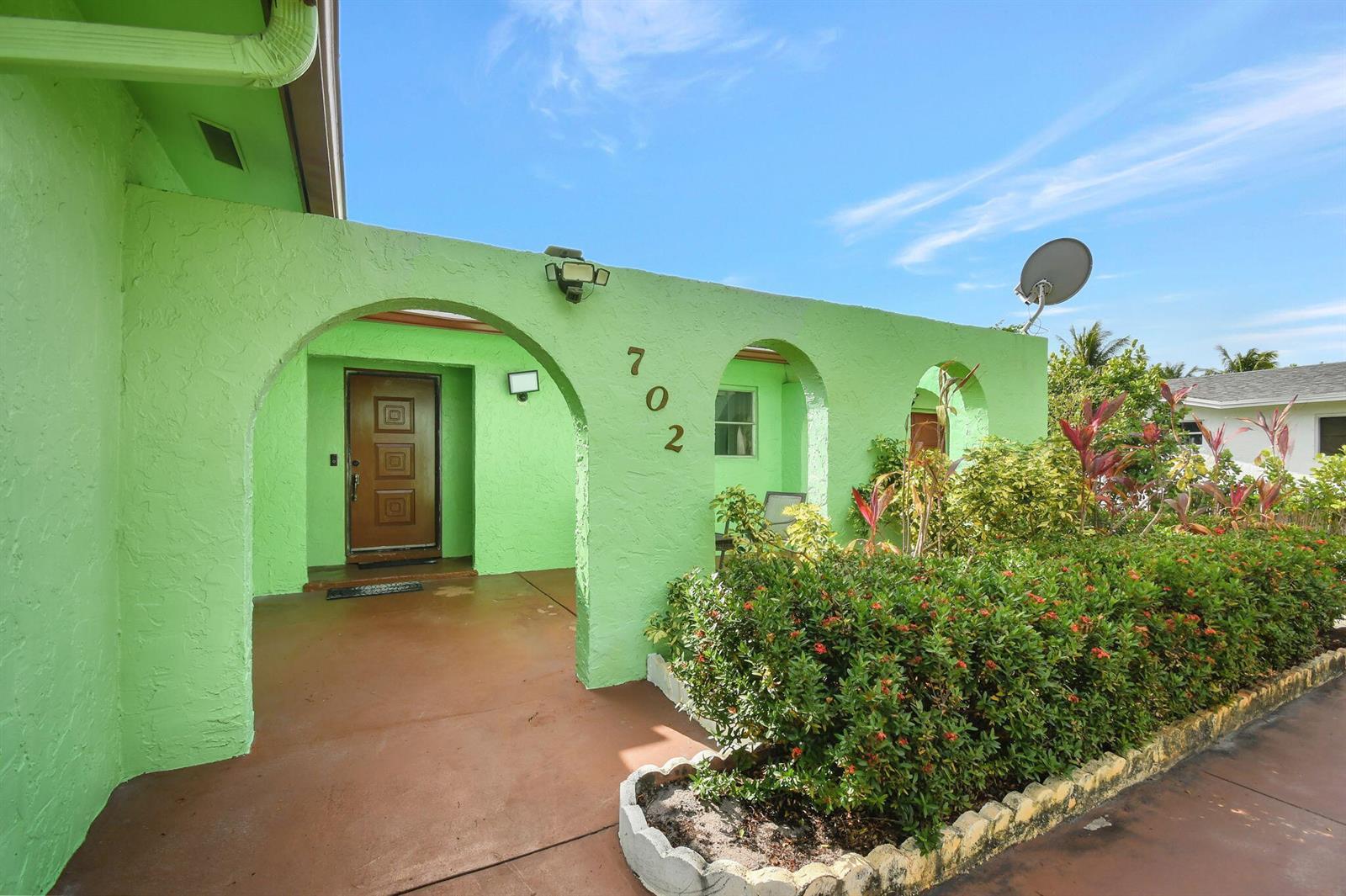 702 SW 23rd Terrace, Boynton Beach FL 33435 photo 3