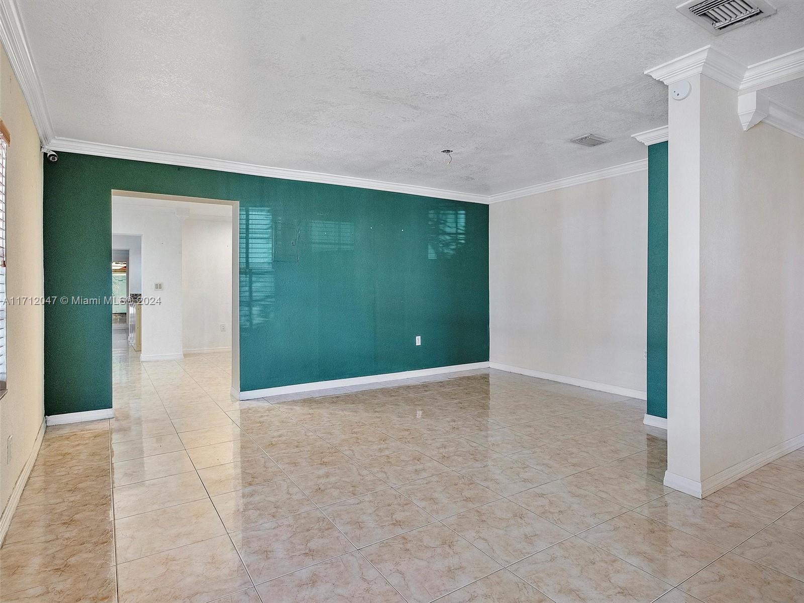 241 W 33rd St, Hialeah FL 33012 photo 5