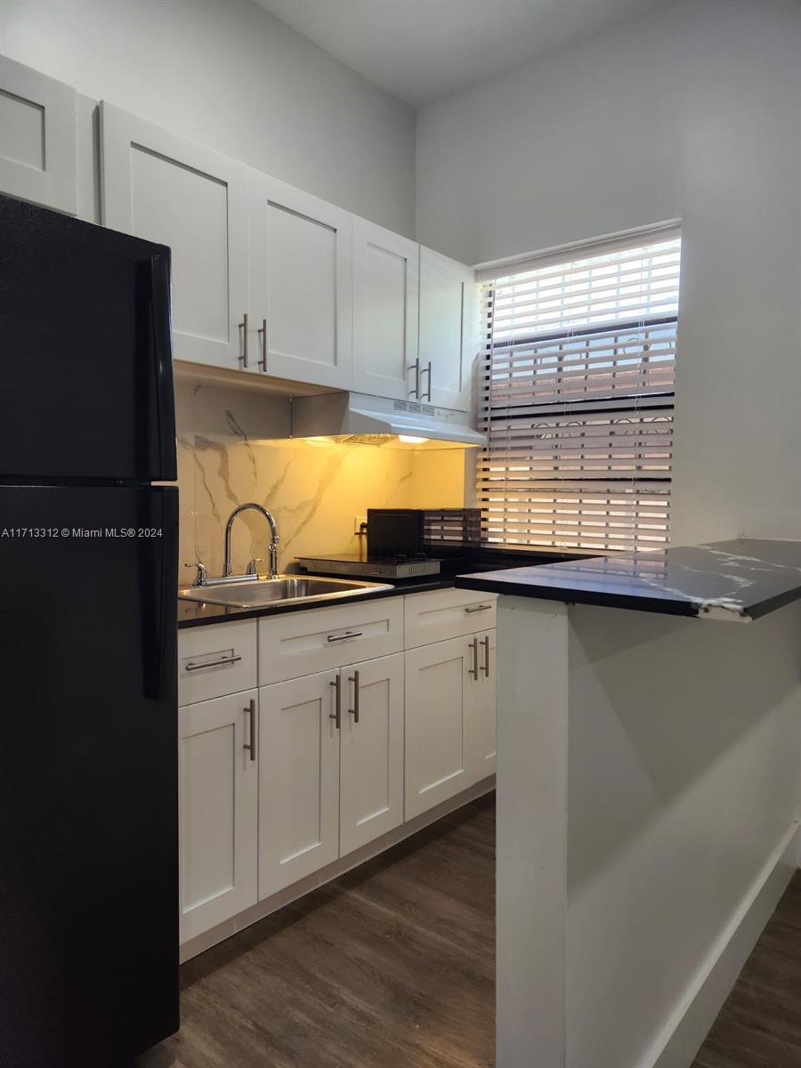 520 E 44th St # 1E, Hialeah FL 33013 photo 3