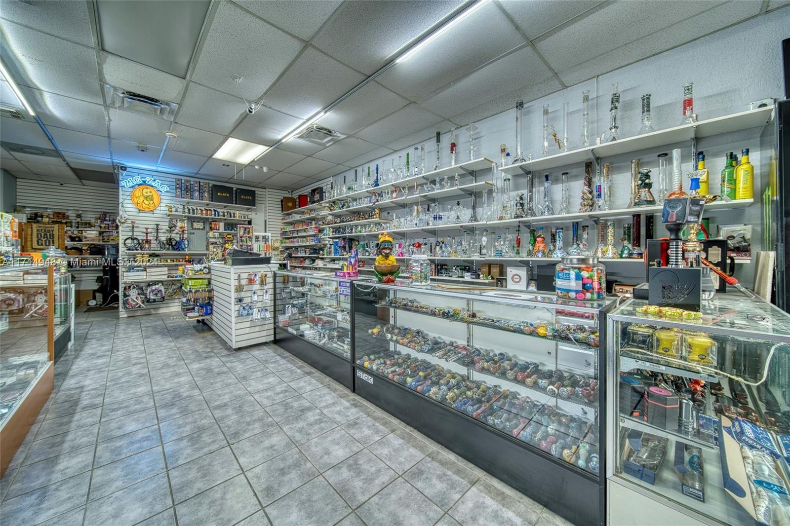Smoke Shop For Sale In West Kendall On 137th Ave, Kendall FL 33175 photo 4