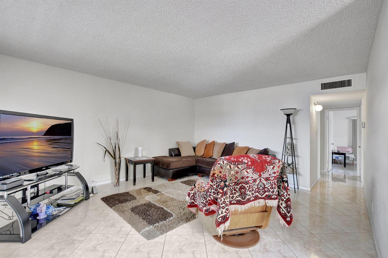 78 Burgundy B, Delray Beach FL 33484 photo 4
