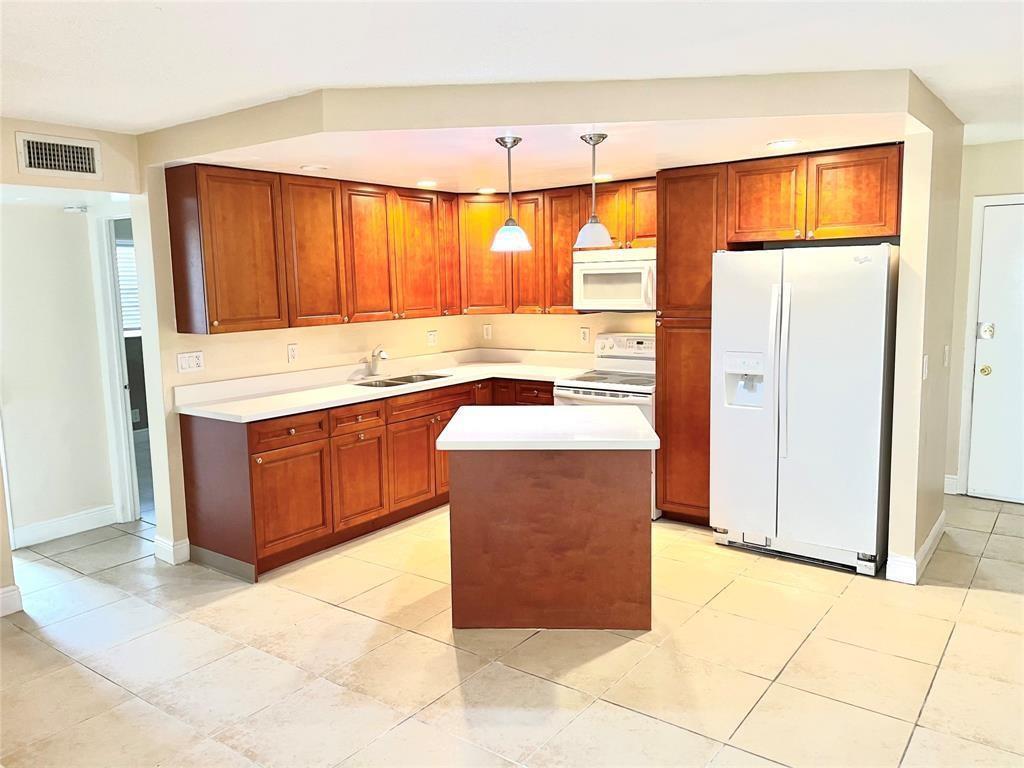 4425 Treehouse Lane # A, Tamarac FL 33319