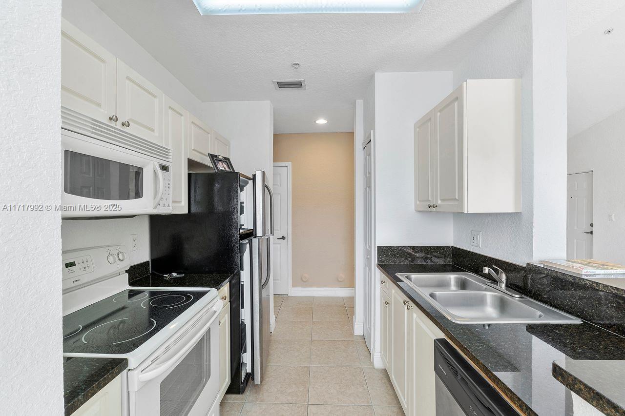 20930 SW 87th Ave # 305, Cutler Bay FL 33189 photo 5