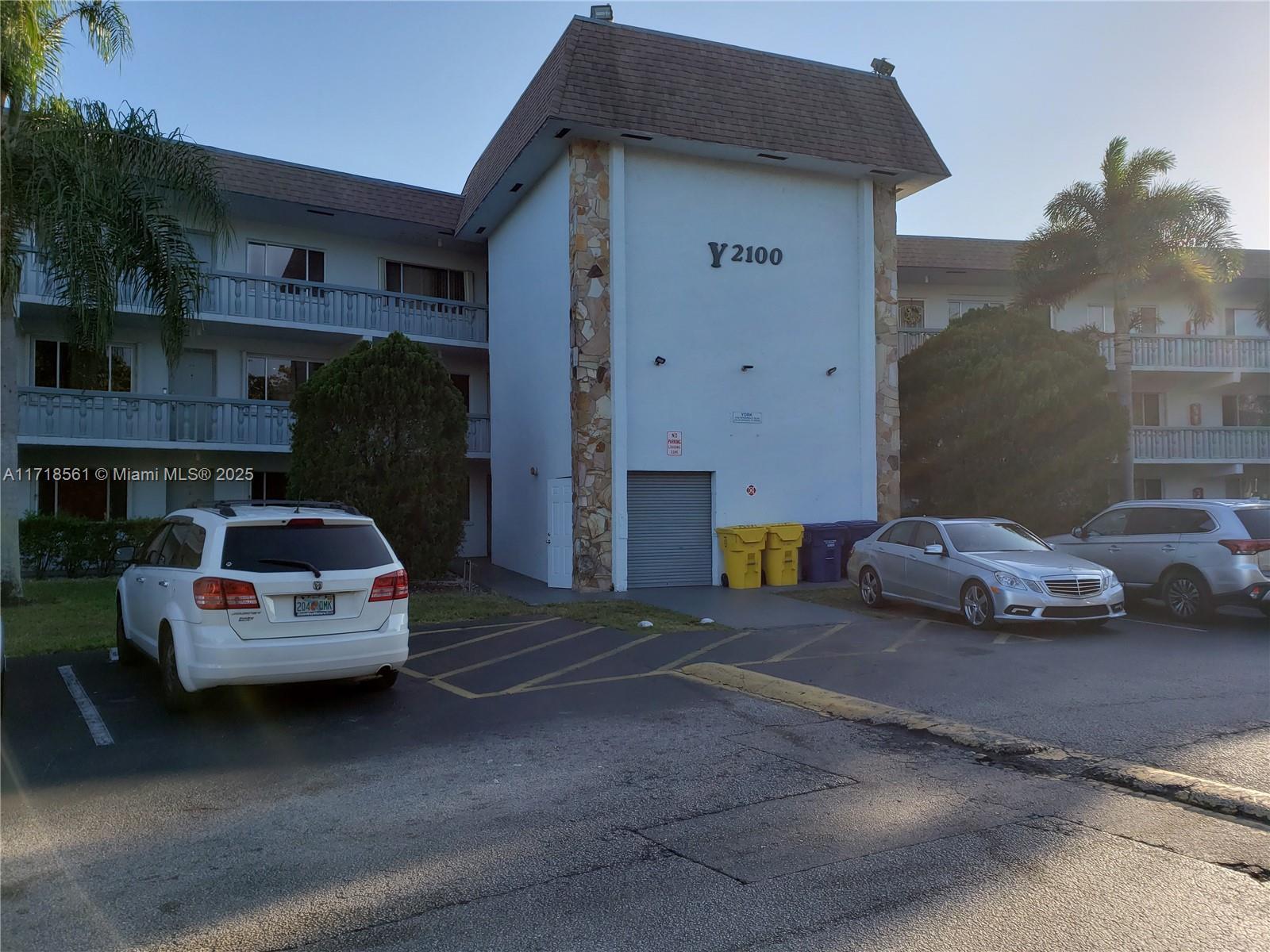 Palm Springs, FL 33461 photo 2