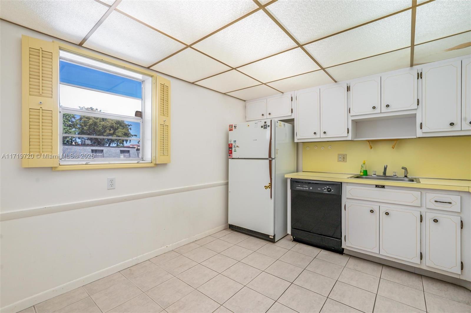 6731 Cypress Rd # 104, Plantation FL 33317 photo 4