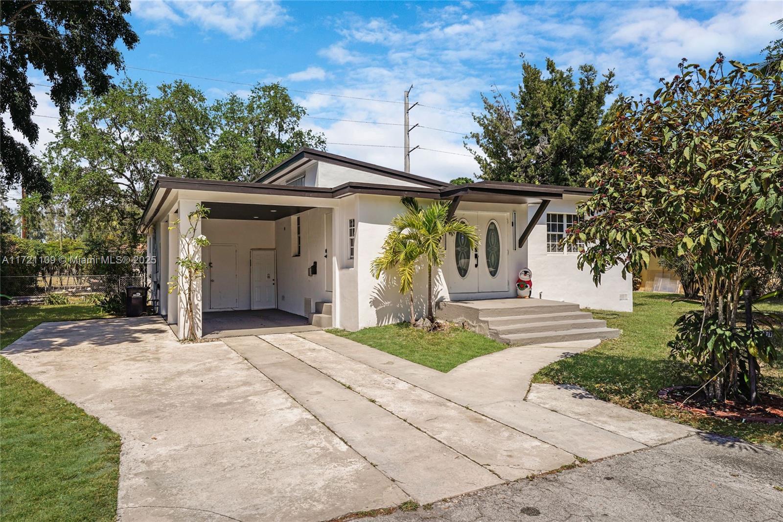 571 Raven Ave, Miami Springs FL 33166 photo 3