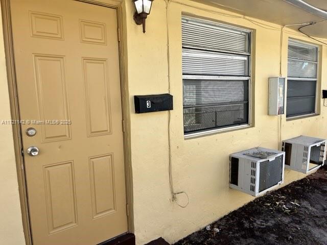 646 NW 4th Ct # 3, Hallandale Beach FL 33009