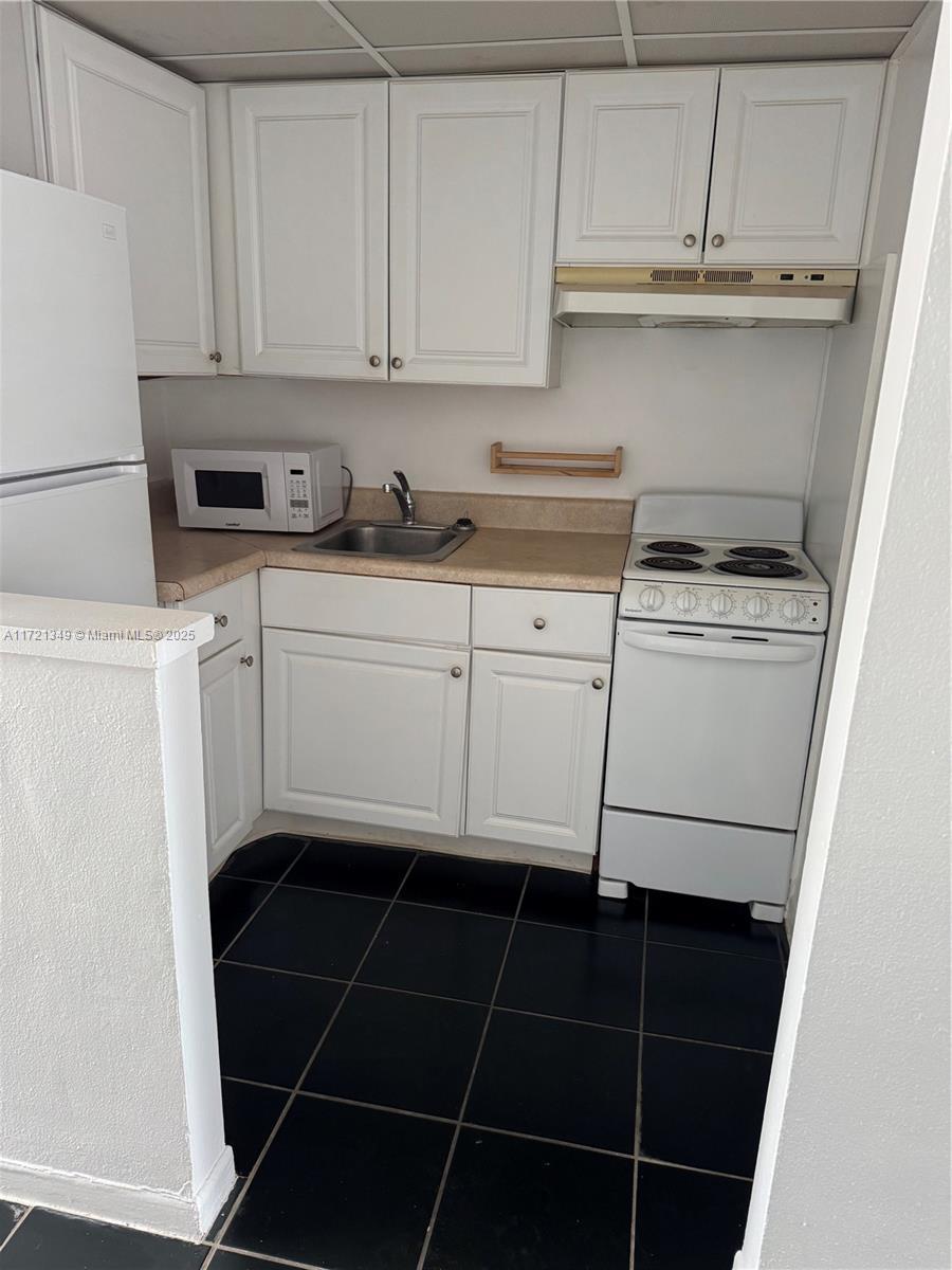 7904 West Dr # 204, North Bay Village FL 33141 photo 2