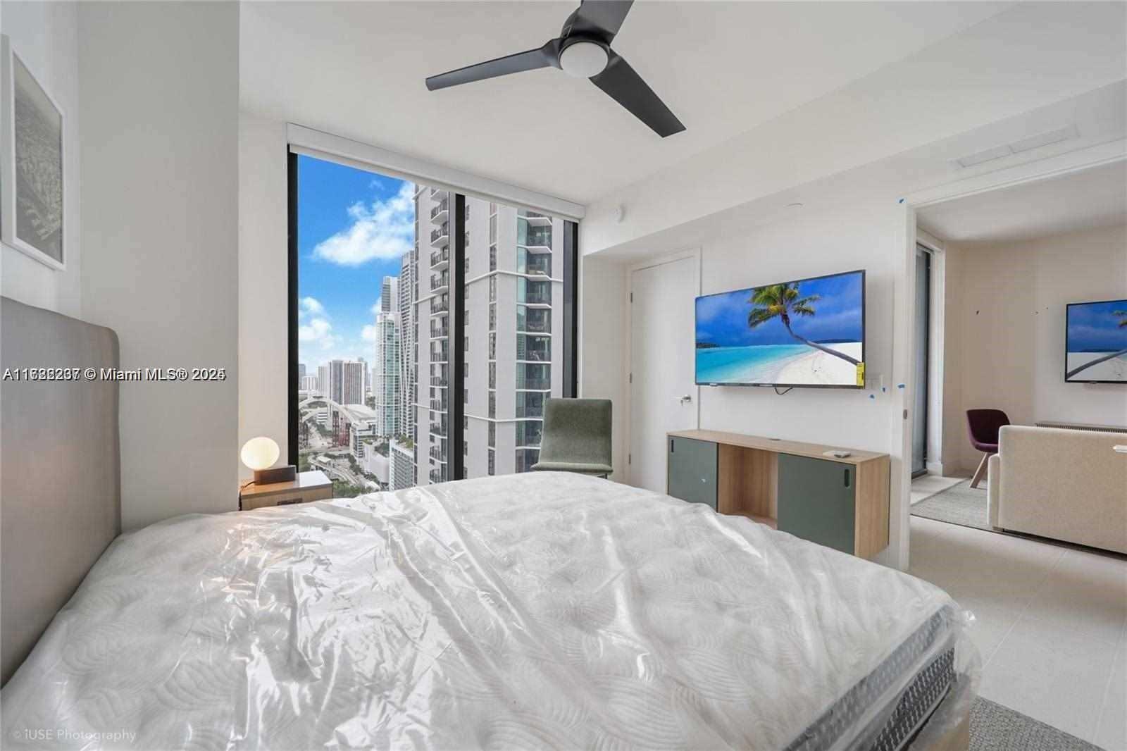 159 NE 6 # 3913, Miami FL 33132 photo 4